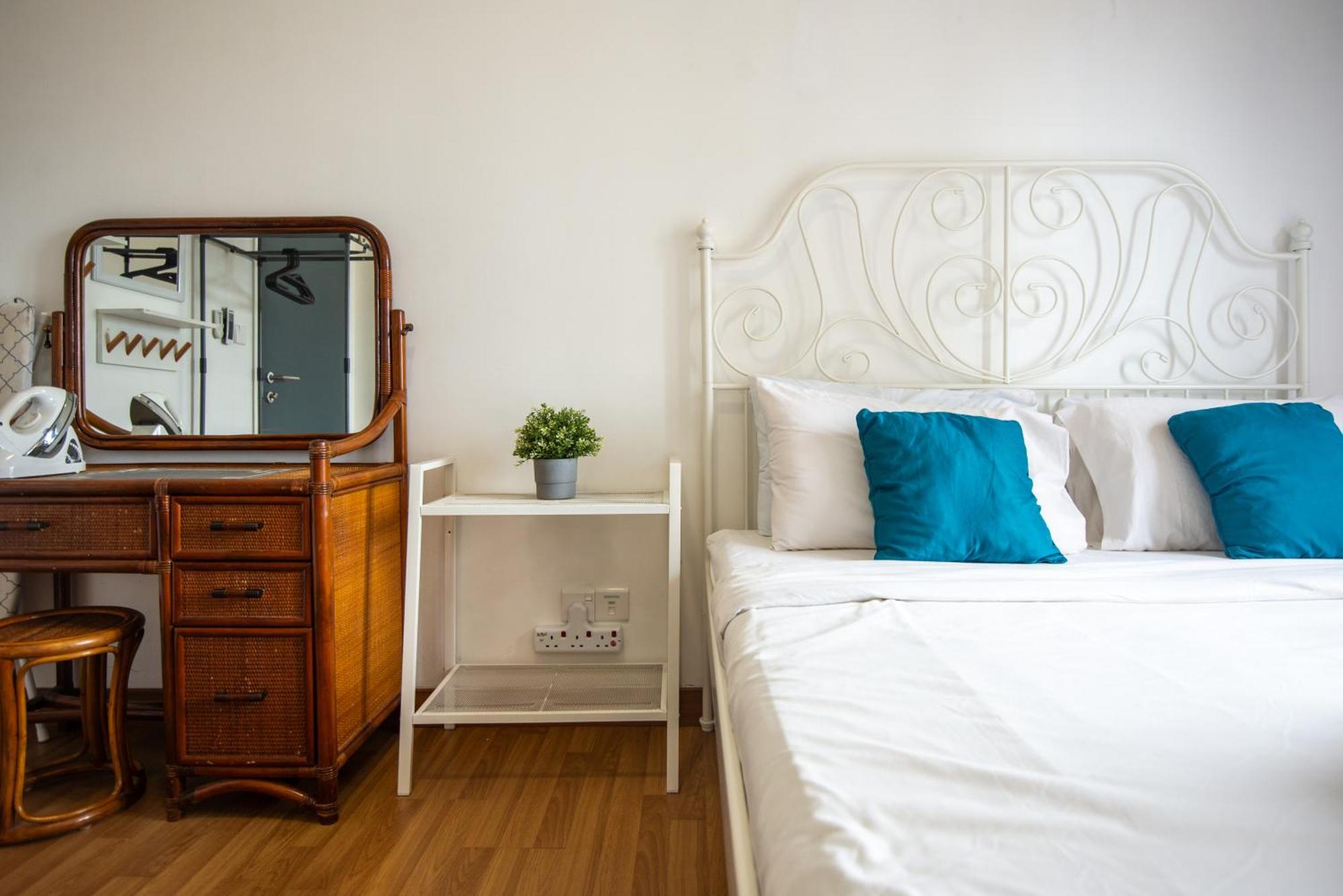Casa Orient @ Macalister 218 ❈中路218东方之家 3br 8pax Apartment *