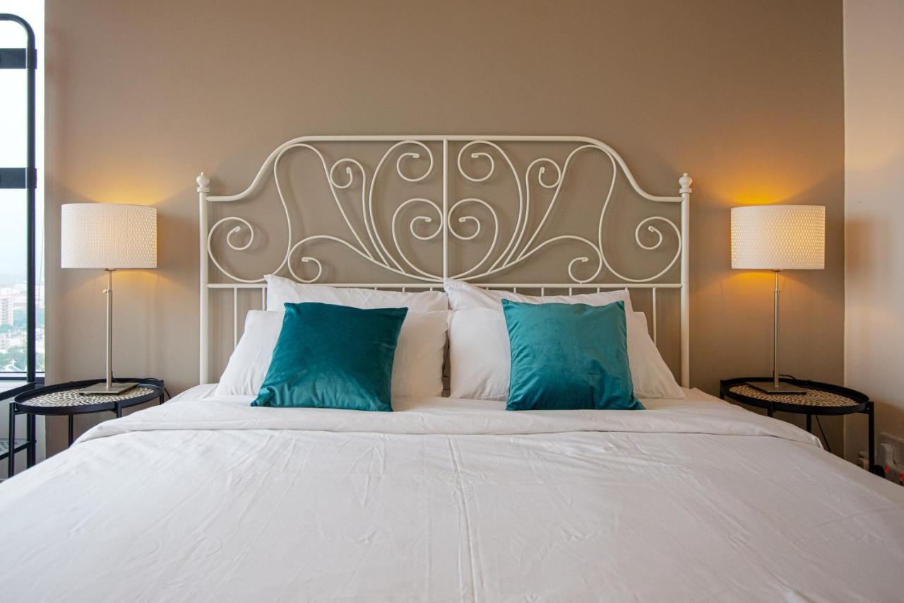 Casa Orient @ Macalister 218 ❈中路218东方之家 3br 8pax Apartment George Town
